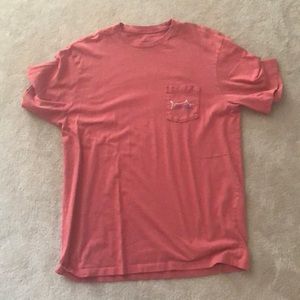 Salmon colored vineyard vines T-shirt
